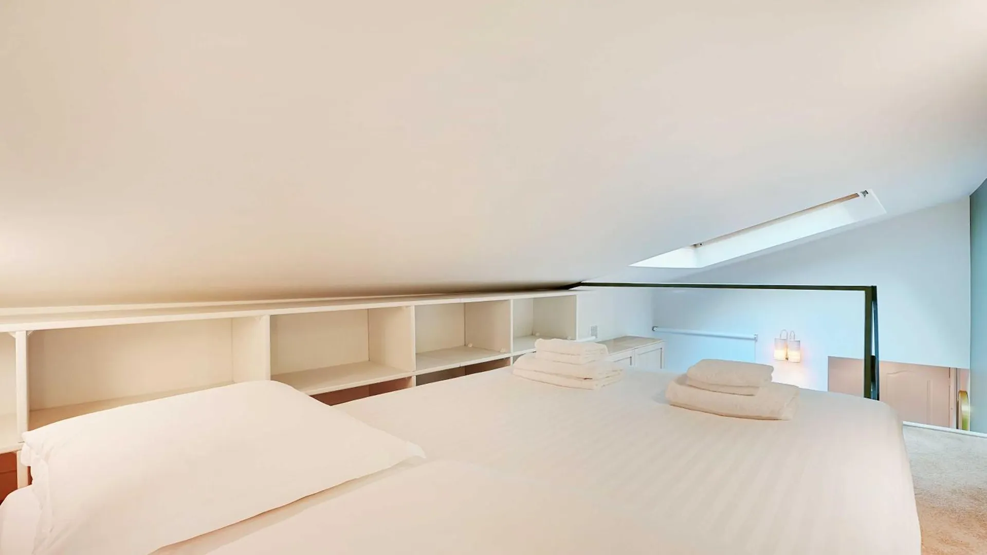 Apartment Chic And Cosy Apartment-canal Saint Martin